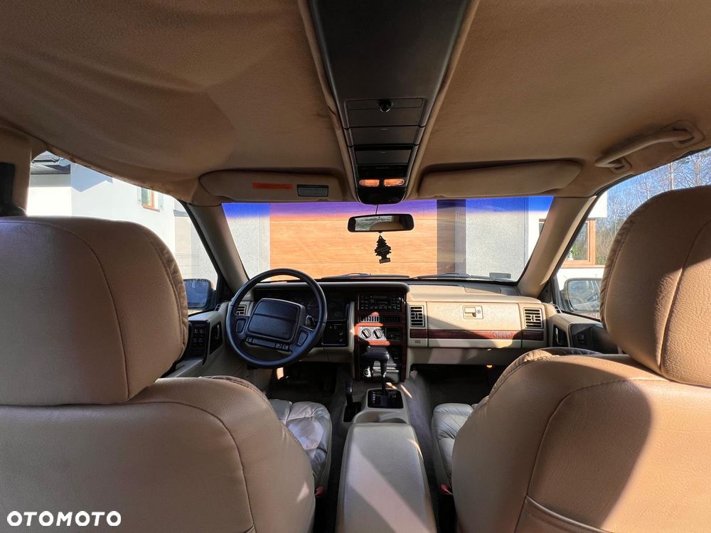 Jeep Grand Cherokee - 14