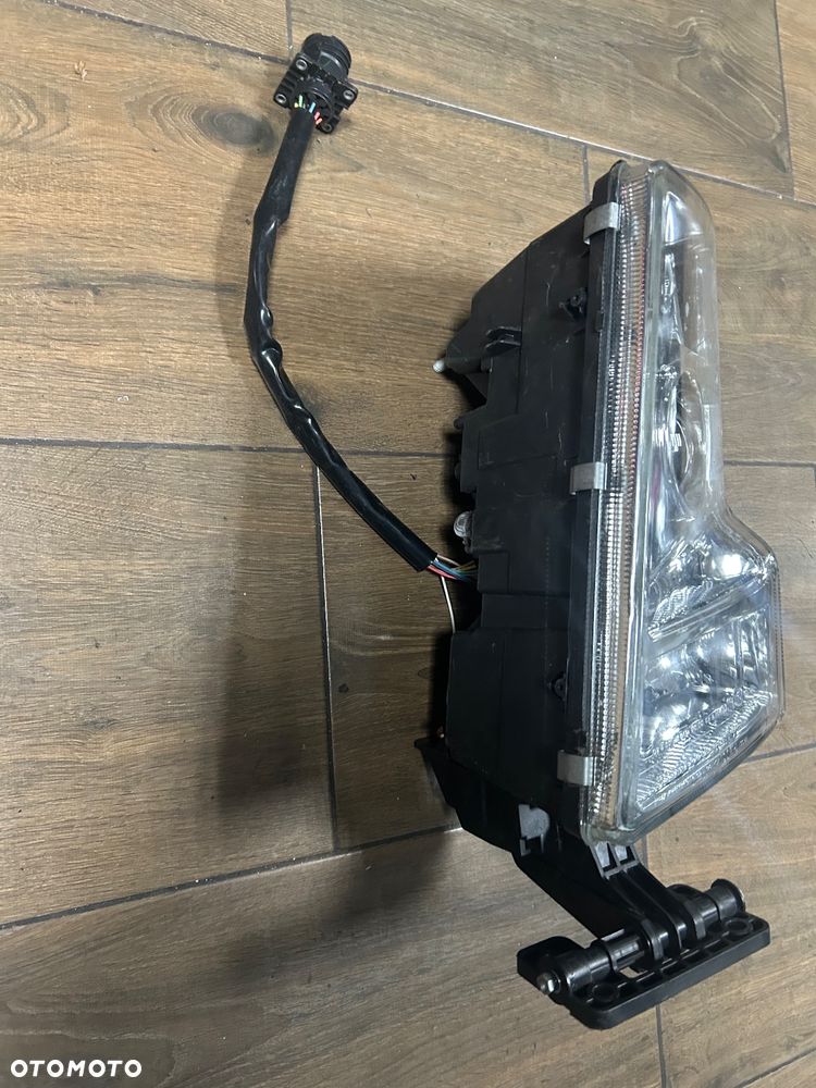 VOLVO FH12 FH16 FM9  lampa lewa igła org - 3