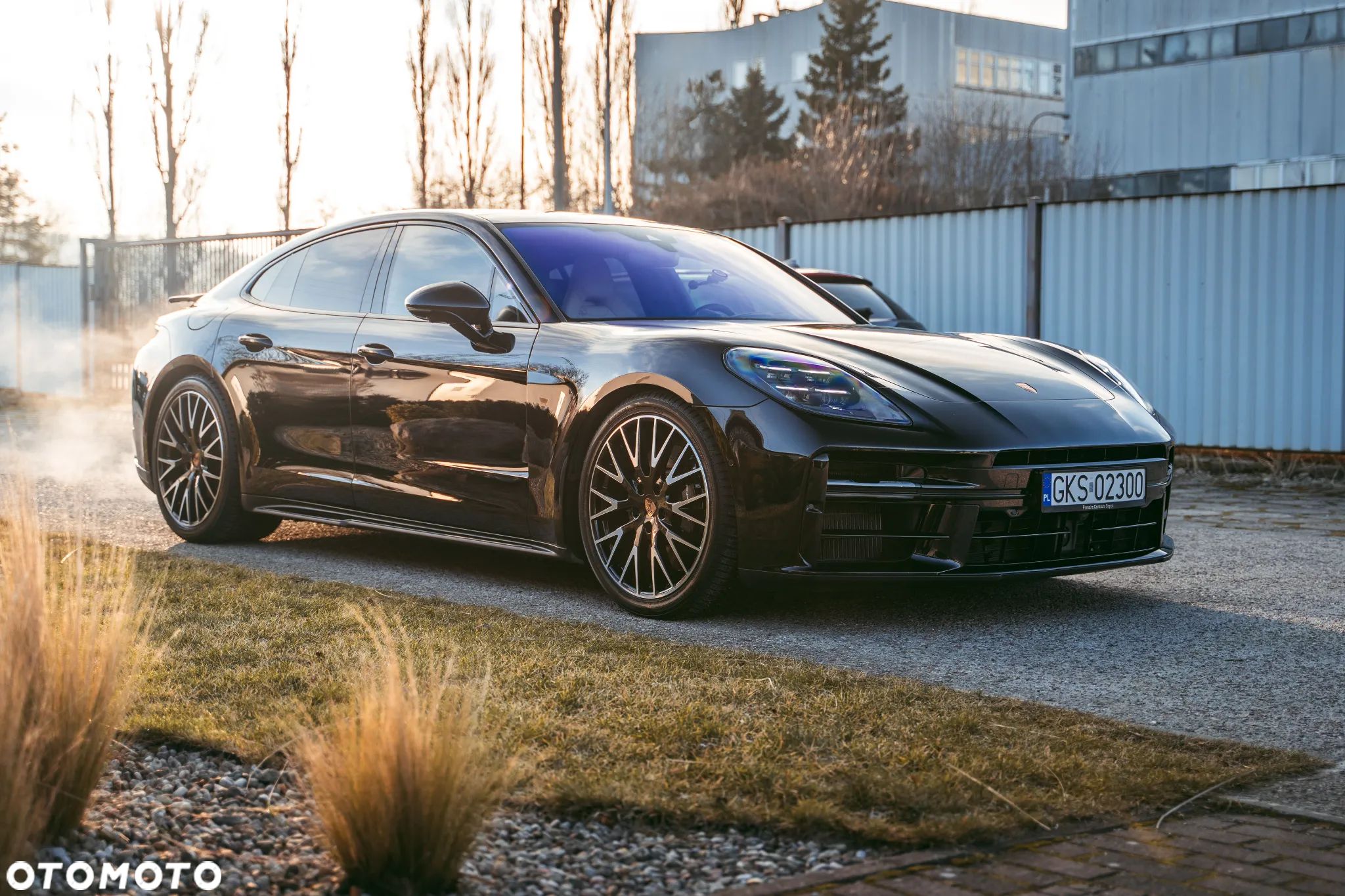 Porsche Panamera ver-4-e--hybrid-phev - 1