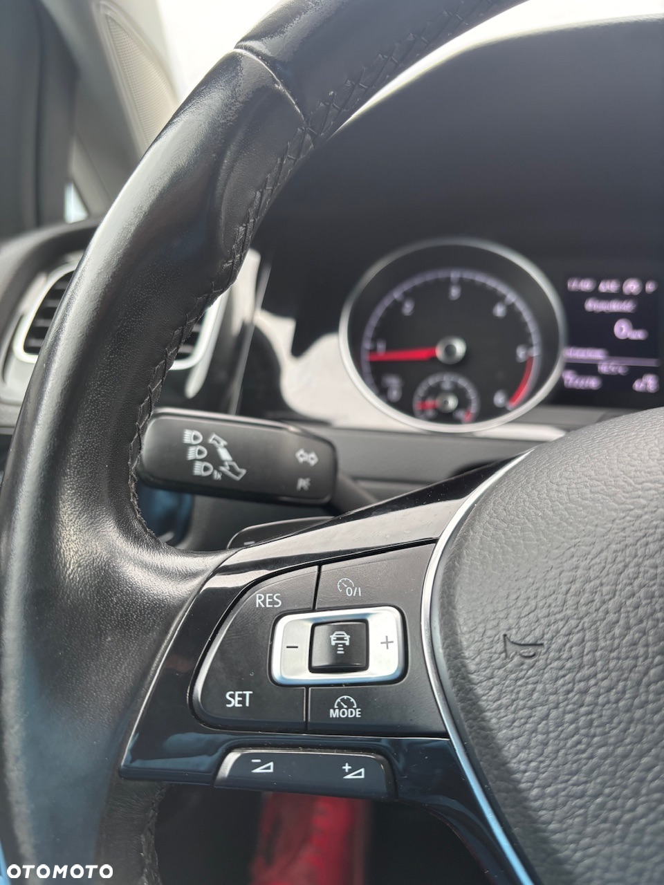 Volkswagen Golf 2.0 TDI DSG Sound - 21
