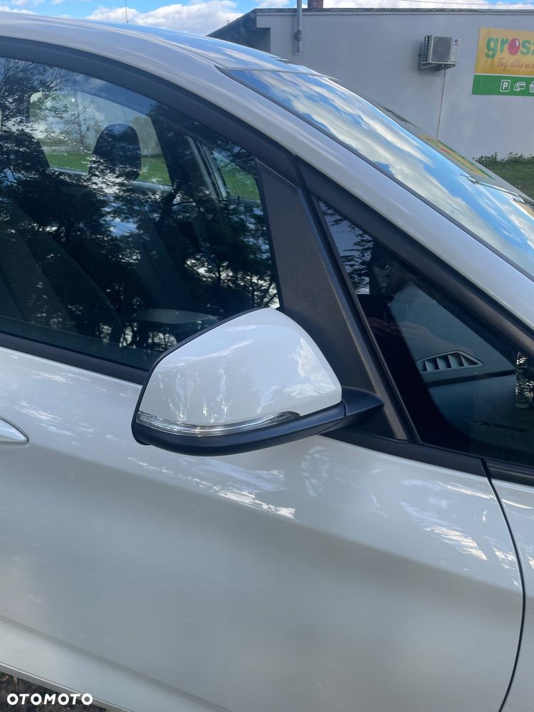BMW Seria 2 218d - 4