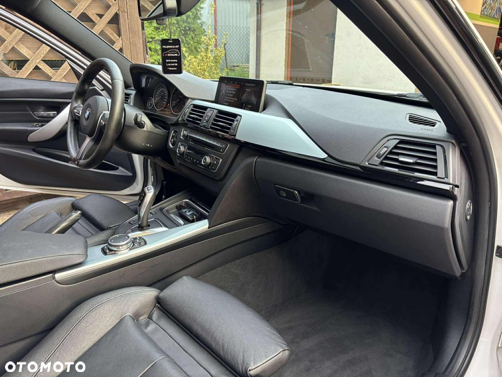 BMW Seria 3 325d M Sport - 22