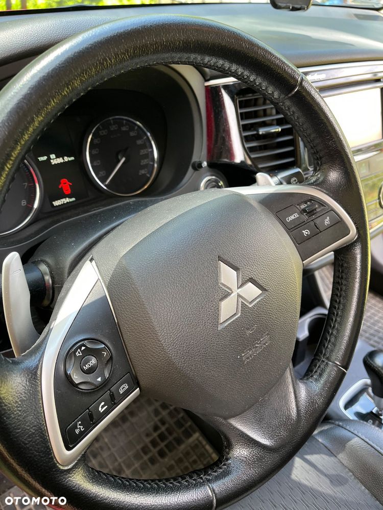 Mitsubishi Outlander 2.0 Intense + 4WD CVT - 16