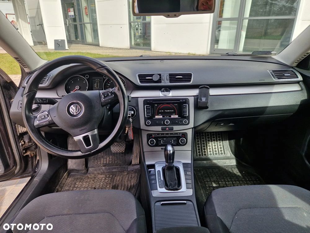Volkswagen Passat 2.0 TDI Comfortline DSG - 6