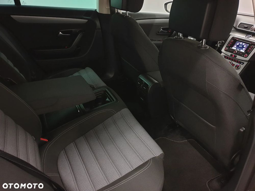 Volkswagen Passat CC - 38