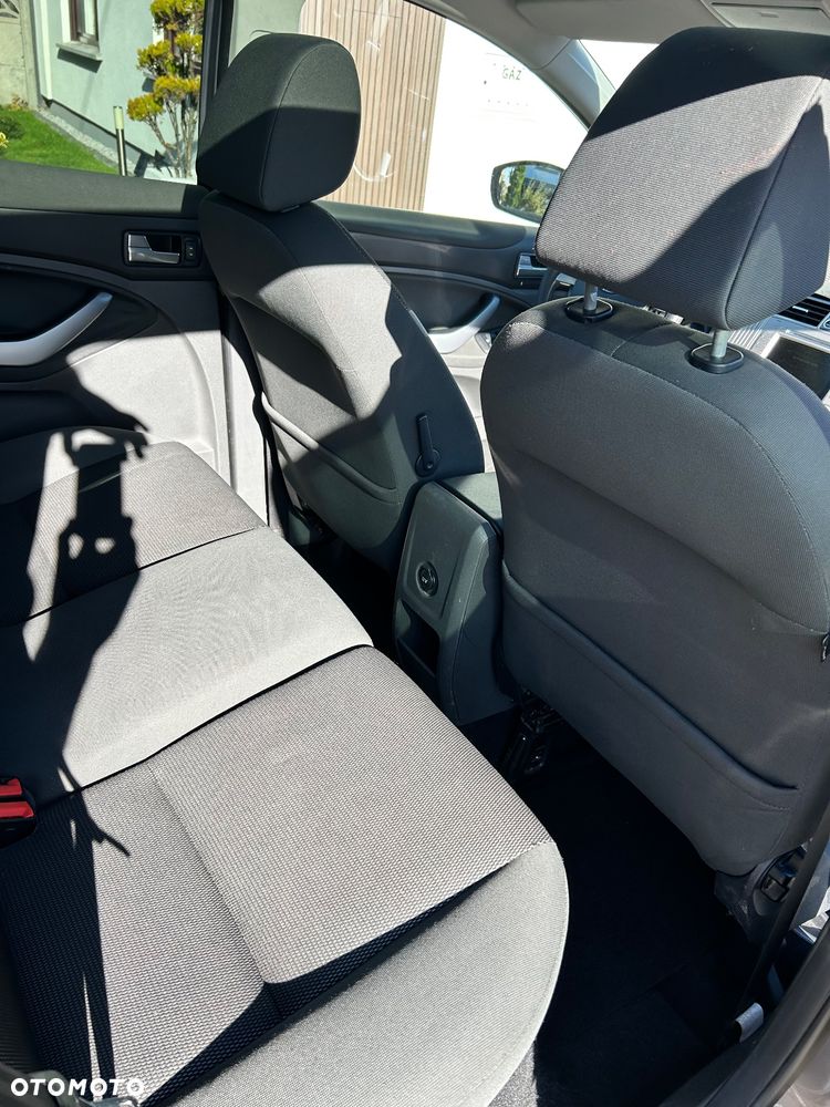 Ford Kuga - 13