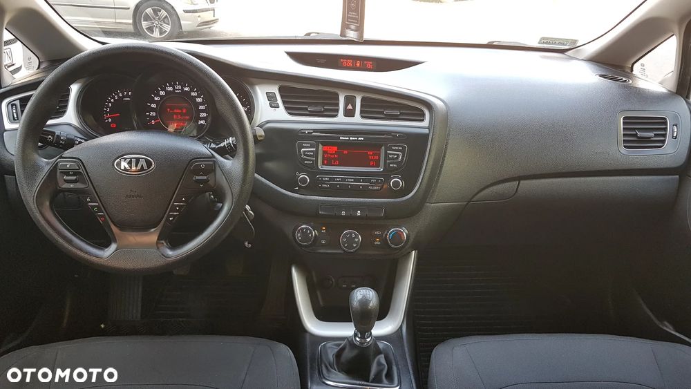 Kia Ceed - 9