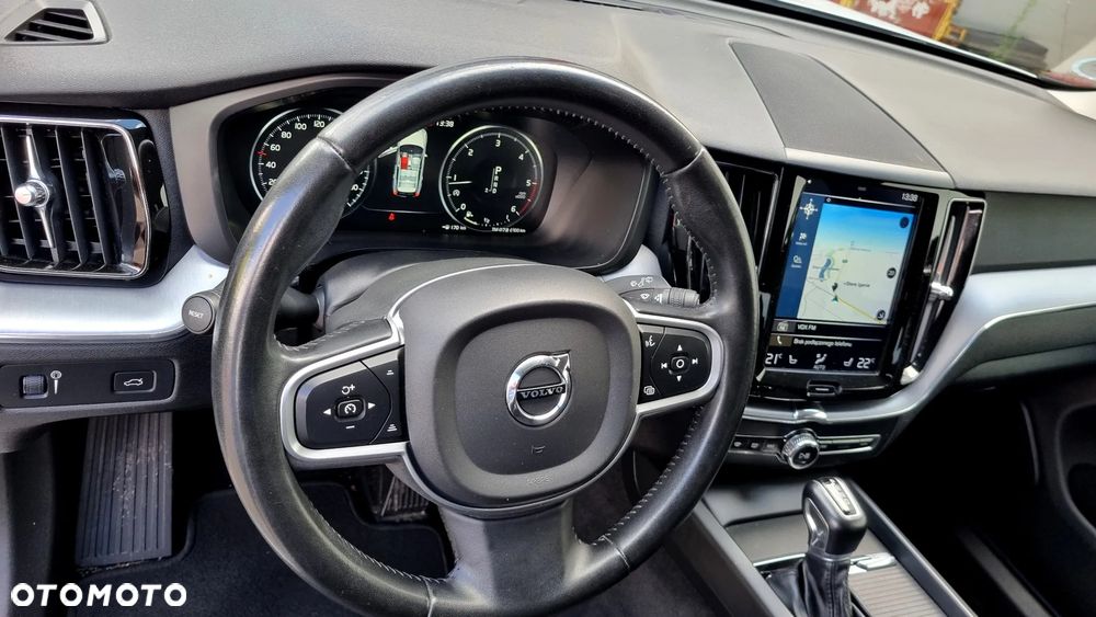 Volvo XC 60 D4 Geartronic Momentum Pro - 21