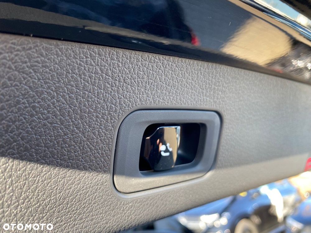 Mercedes-Benz GLC - 27