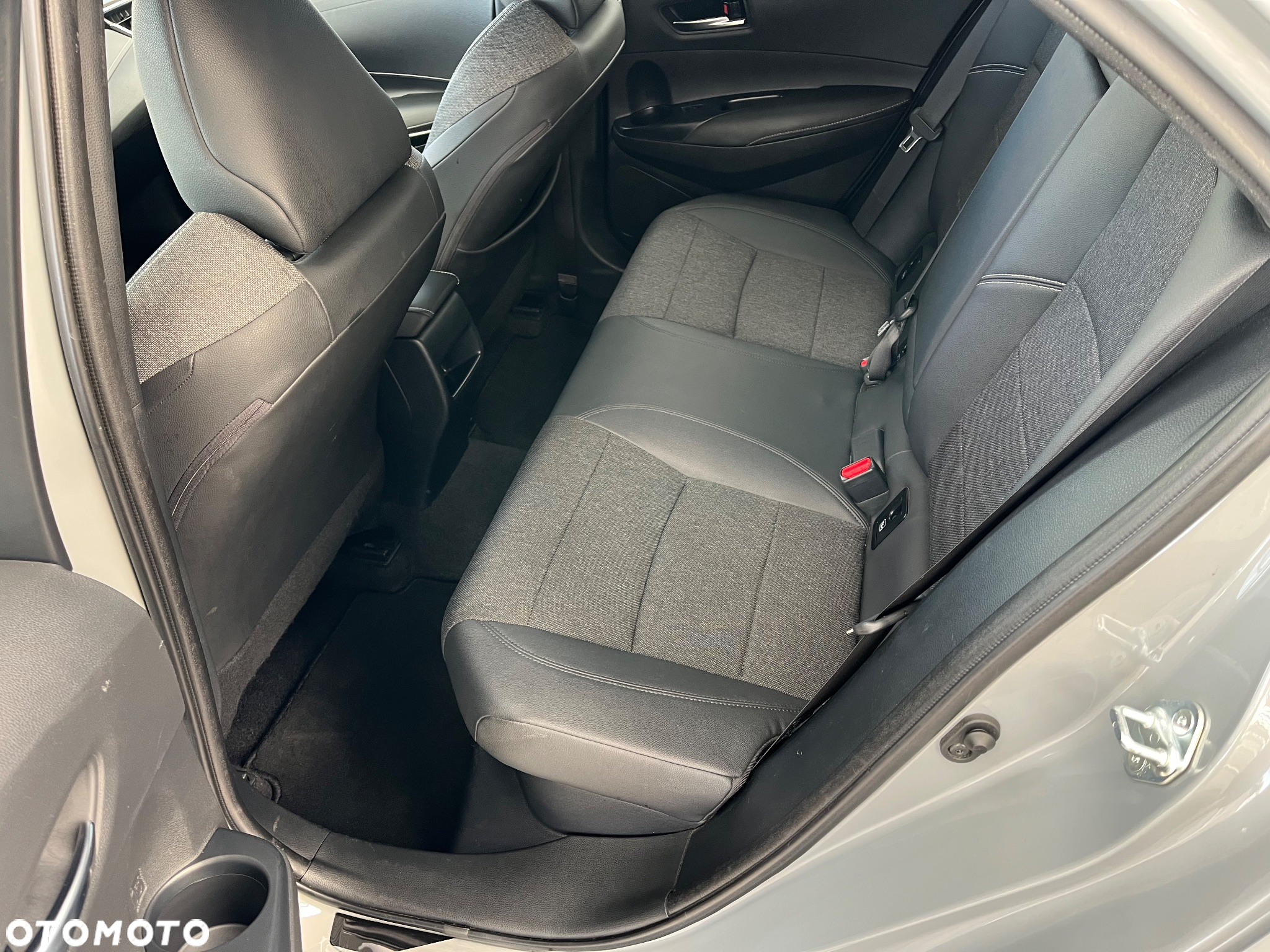 Toyota Corolla 2.0 Hybrid Comfort - 30