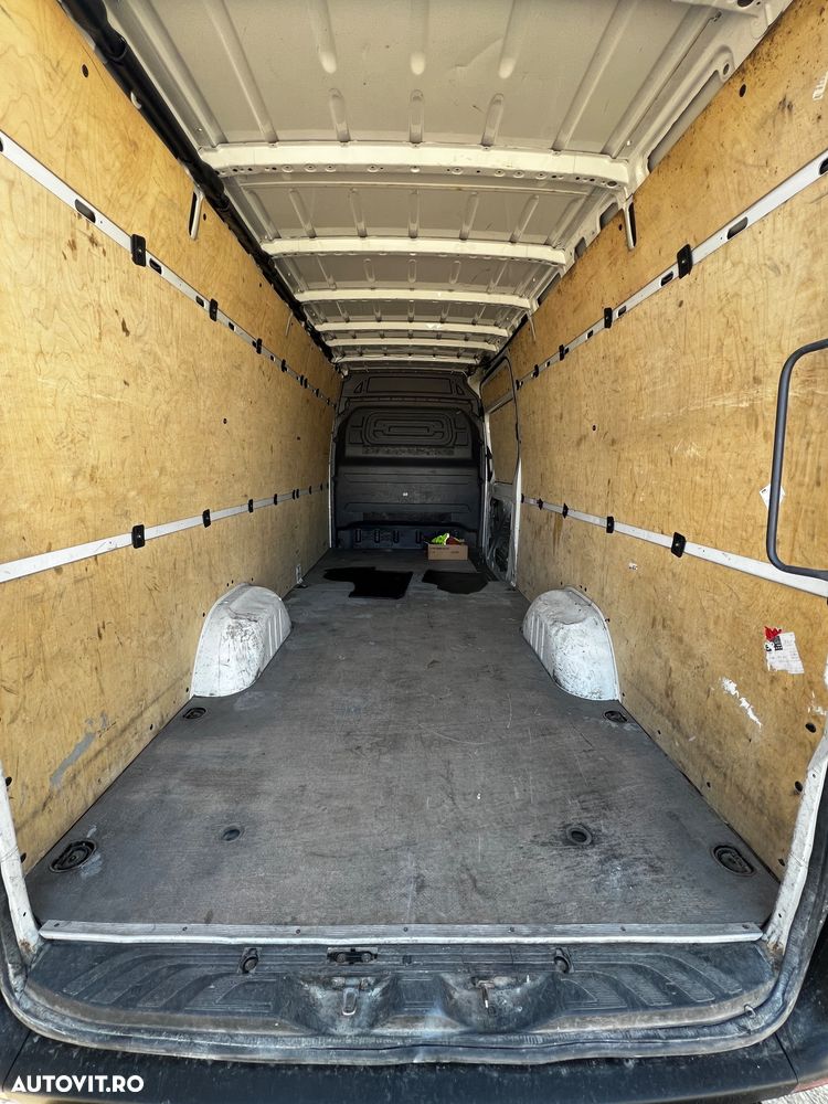 Mercedes-Benz Sprinter - 15