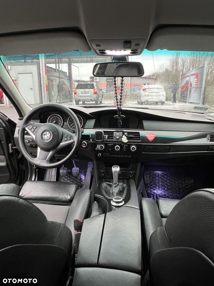 BMW Seria 5 520i - 15