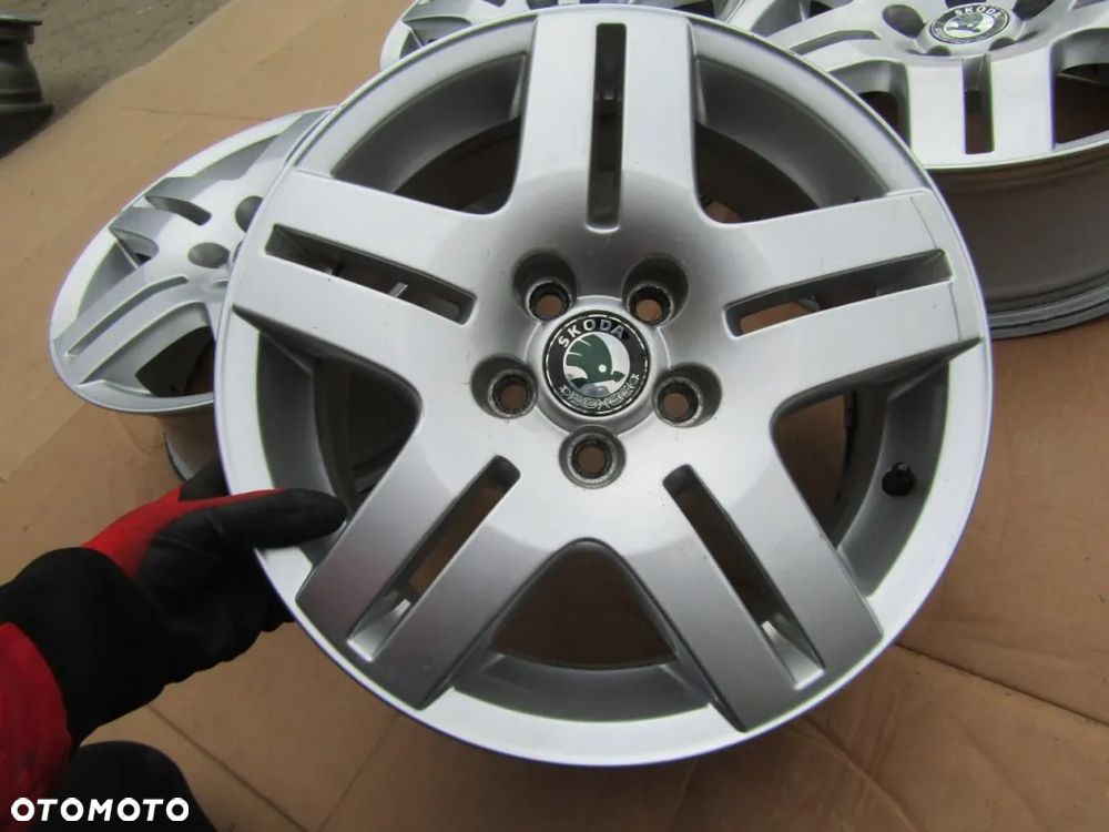 Felgi 15 Felgi Skoda Fabia II III Praktik Octavia I VW Polo Golf IV 5x100 - 12
