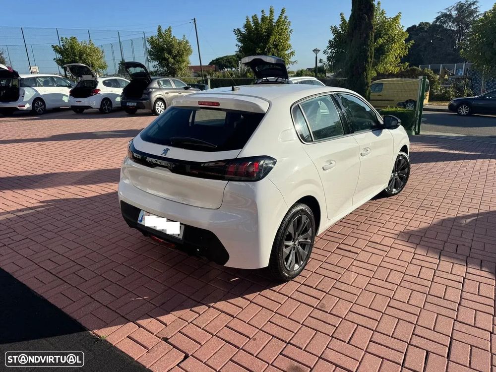 Peugeot 208 - 29