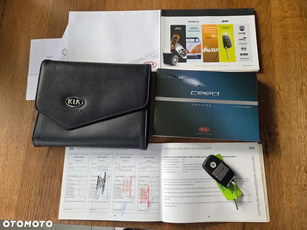 Kia Ceed 1.6 GDI SW DCT Platinum Edition - 36