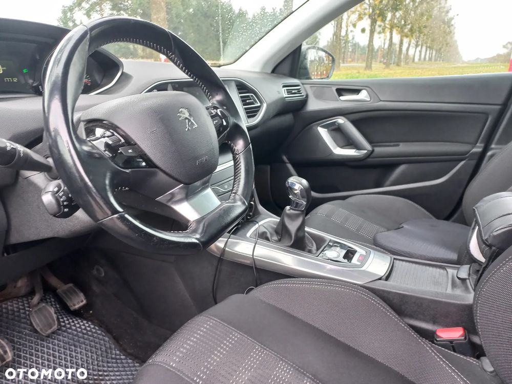 Peugeot 308 1.2 PureTech Allure S&S - 10