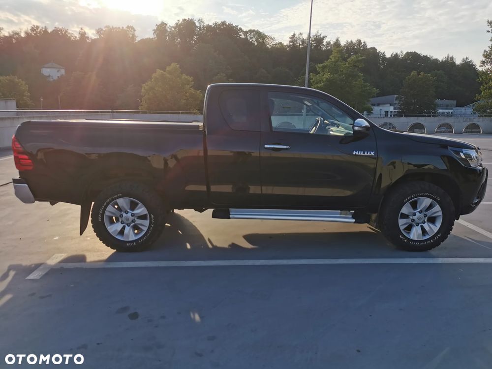Toyota Hilux 2.4 D-4D Extra Cab DLX 4x4 - 10