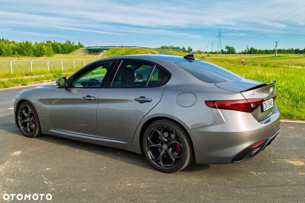 Alfa Romeo Giulia - 25