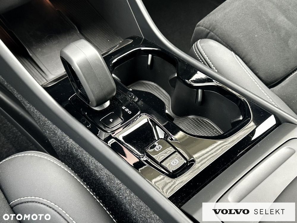 Volvo XC 40 - 22