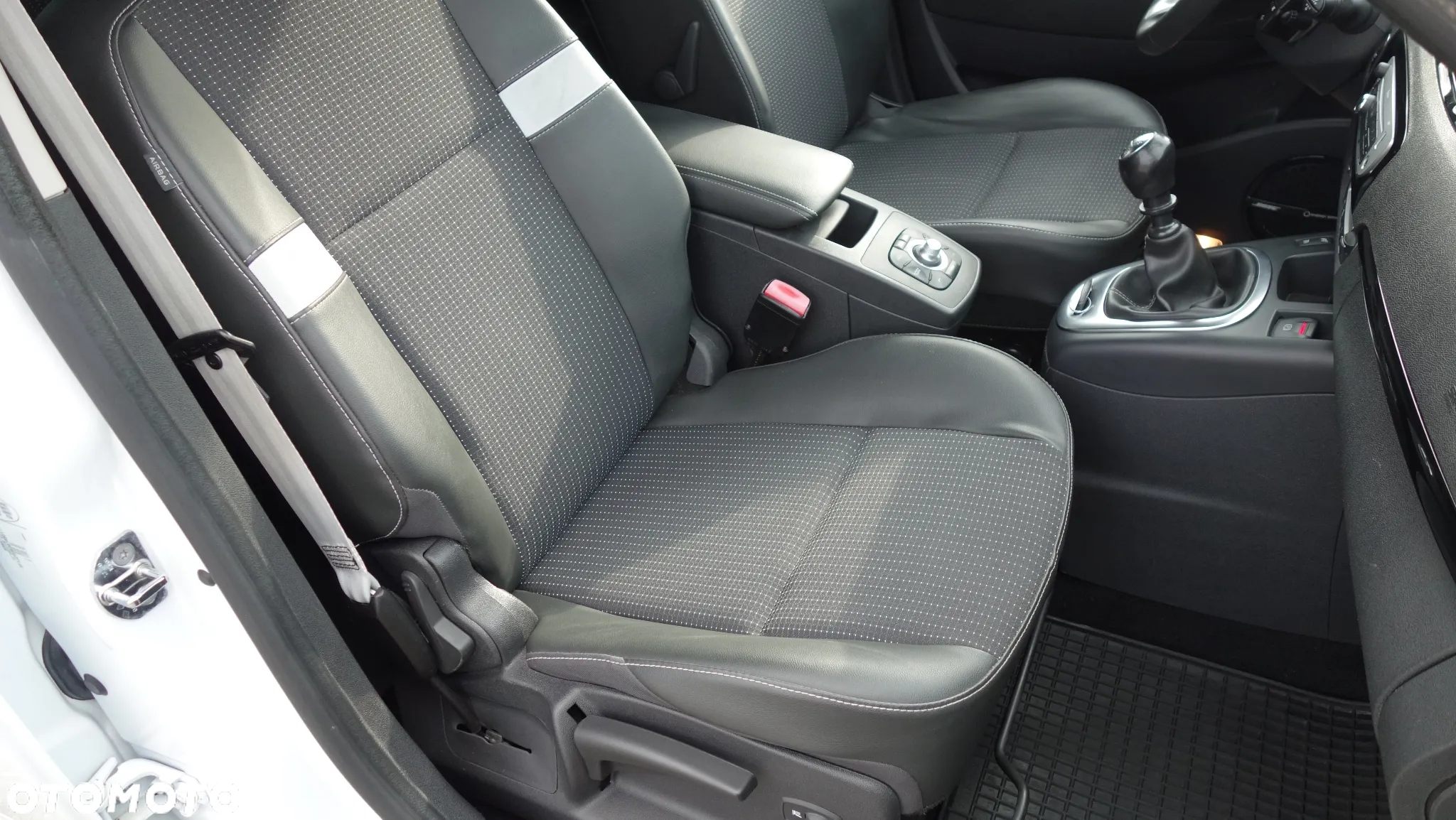 Renault Grand Scenic Gr 1.6 dCi Energy Bose Edition S&S - 37