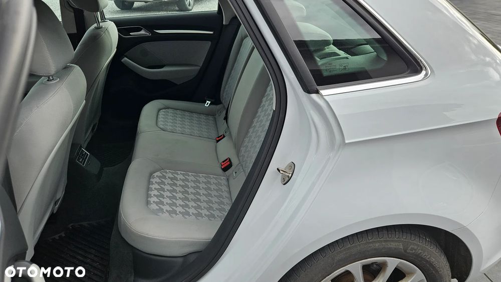 Audi A3 Sportback - 18