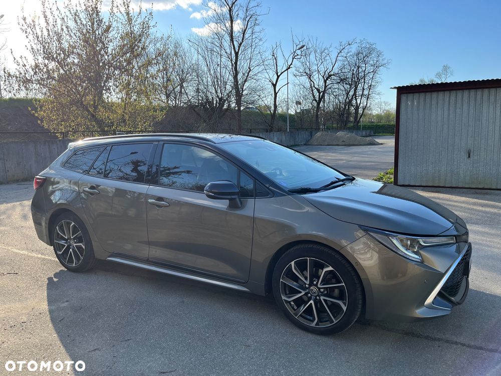 Toyota Corolla 2.0 Hybrid Executive - 9