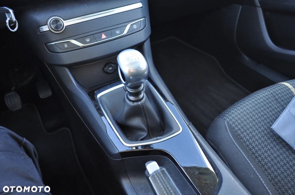 Peugeot 308 BlueHDi FAP 130 Stop & Start Style - 36