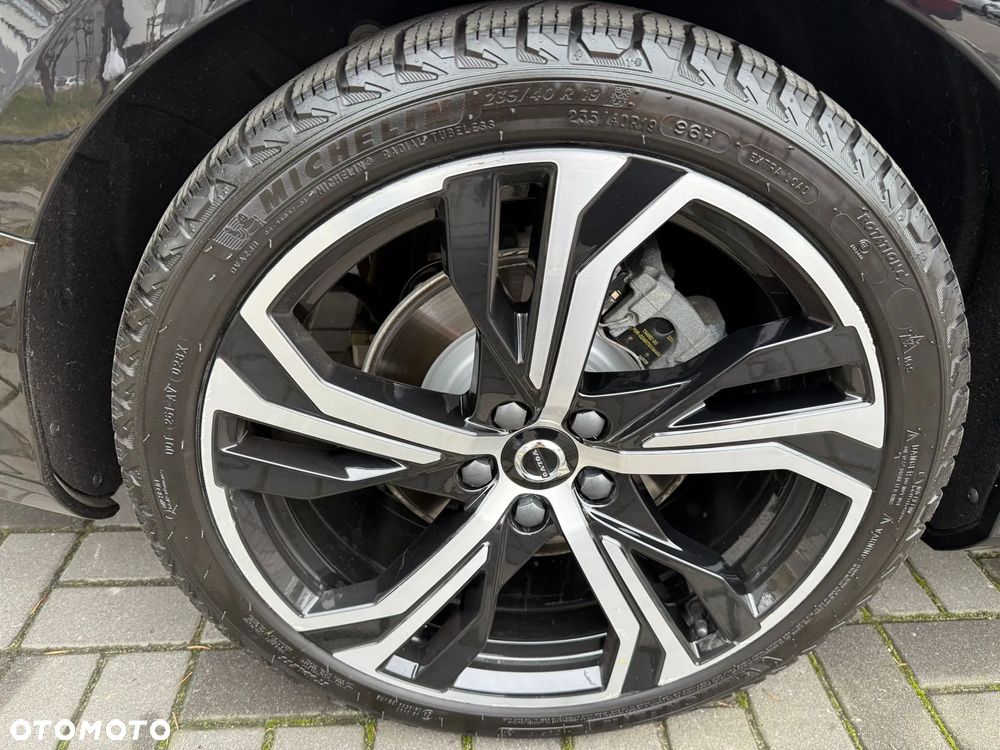 Volvo S60 B5 B AWD Plus Dark - 18