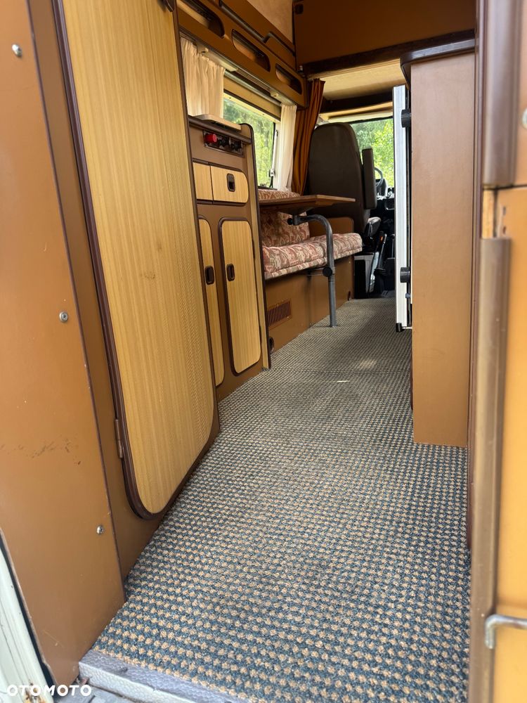 Mercedes-Benz 207D KAMPER - 10
