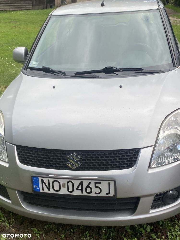 Suzuki Swift - 1