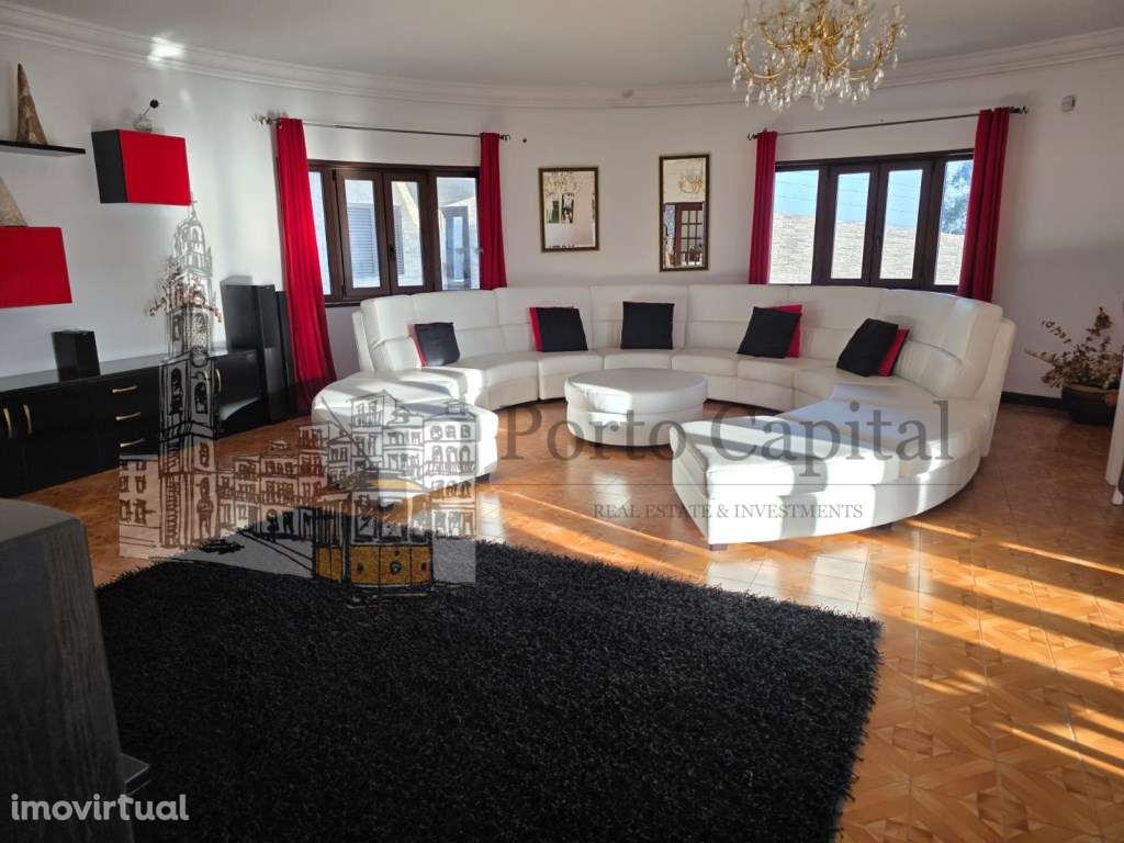 EXCELENTE MORADIA DE LUXO COM ÁREAS BASTANTE AMPLAS PARA ARRENDAMEN... - Grande imagem: 2/46