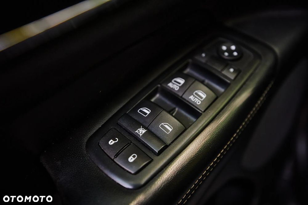 Jeep Grand Cherokee - 26