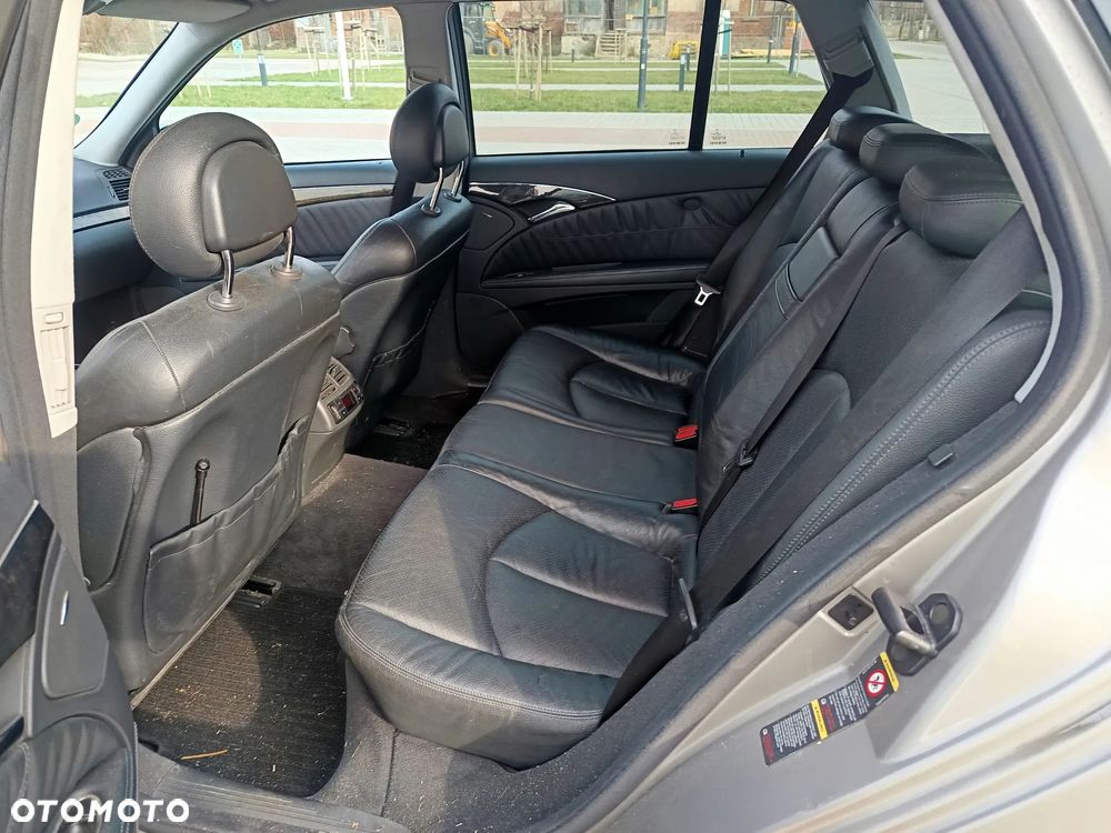 Mercedes-Benz Klasa E 320 T Avantgarde - 14