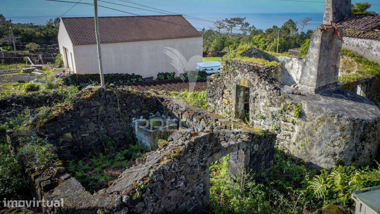 Ruinas, Para Venda, na Candelária com projeto de construção aprovado - Grande imagem: 4/35
