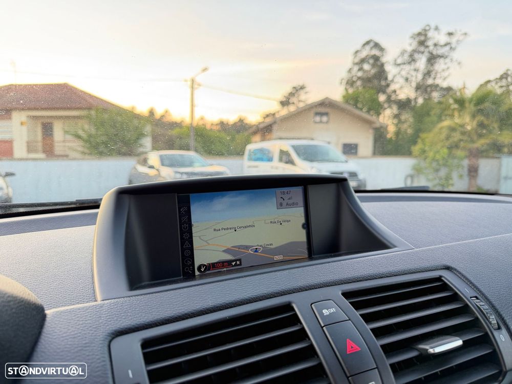 BMW 118 d Pack M - 13