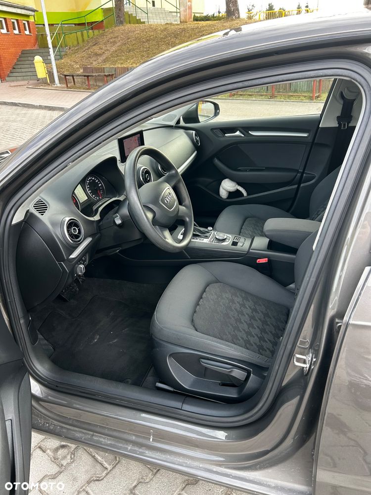 Audi A3 Sportback 1.6 TDI Ambition S tronic - 10