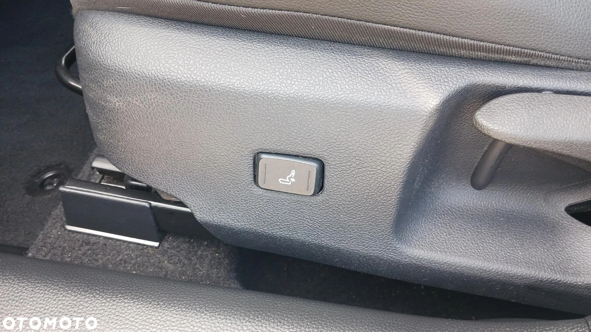 Toyota Corolla 1.8 Hybrid Comfort - 12