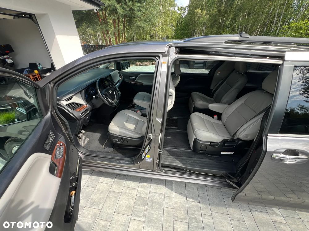 Toyota Sienna - 19