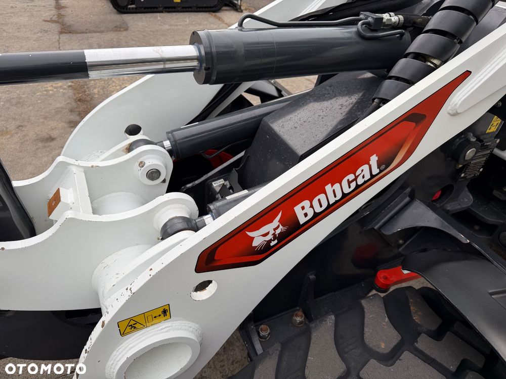 Bobcat Ładowarka kołowa L85 - 24