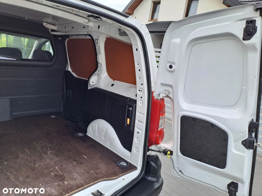 Peugeot Partner 1.6 HDI / 3 osobowy/ Blaszak / Bardzo Ładny/ - 13