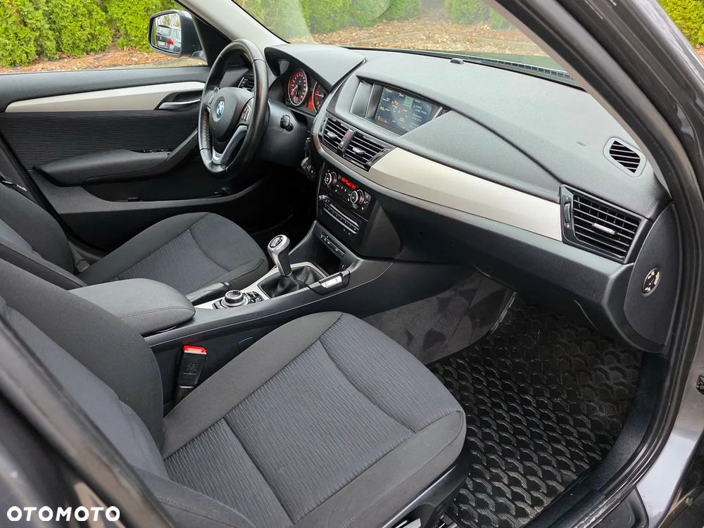 BMW X1 sDrive16d xLine - 28