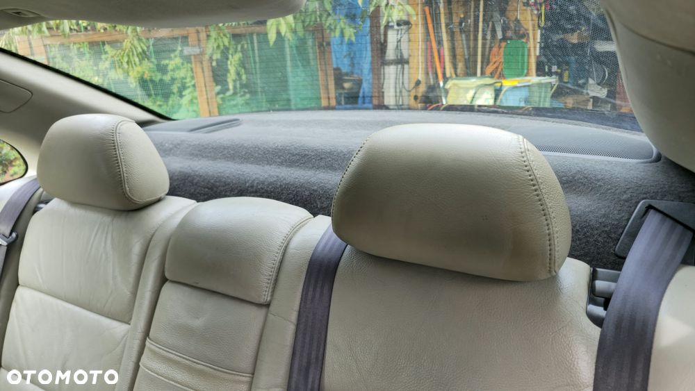 Volvo S40 2.0 - 13