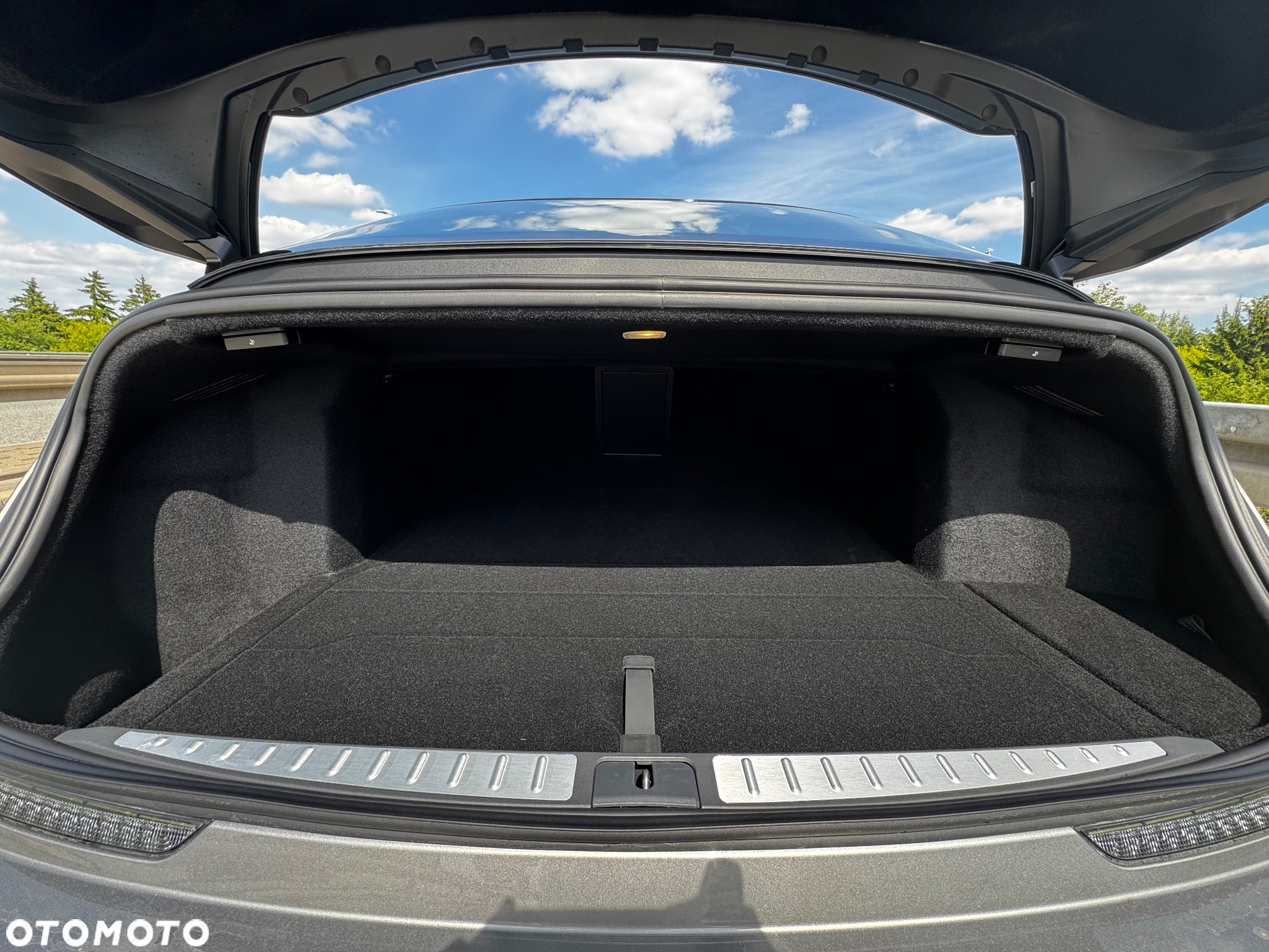Lucid Air - 30