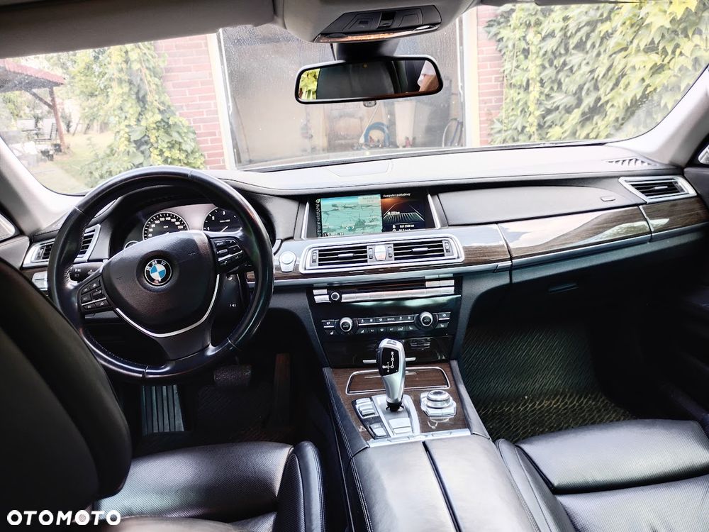 BMW Seria 7 740d xDrive - 2