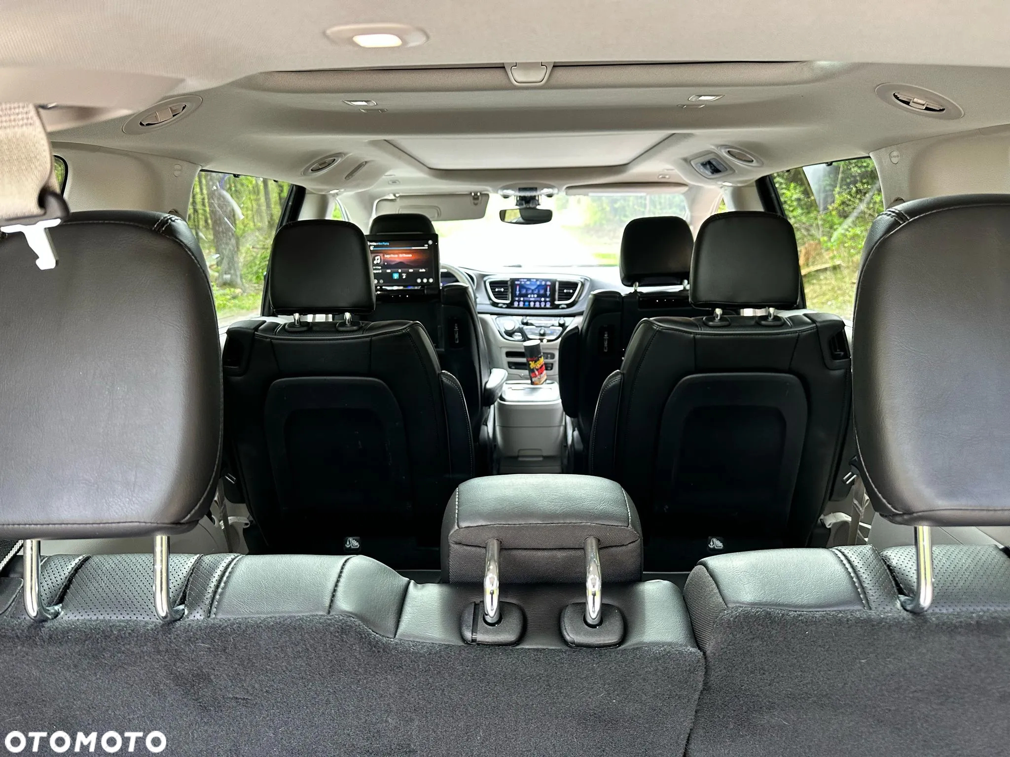 Chrysler Pacifica - 11
