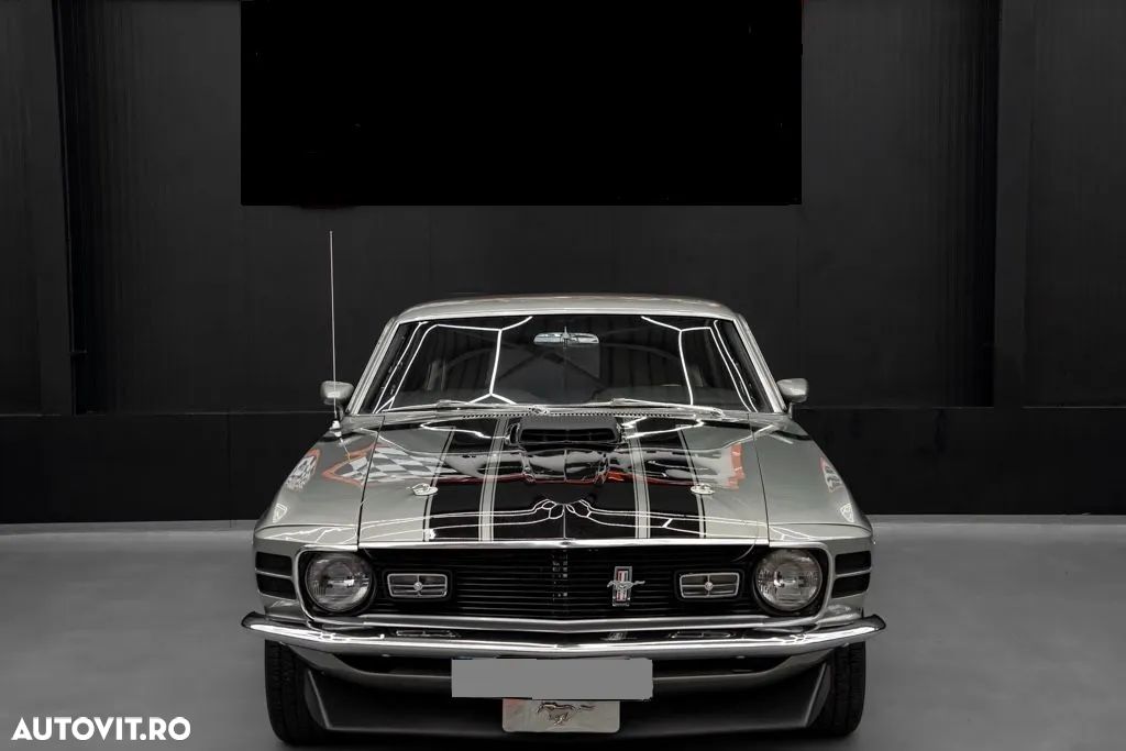 Ford Mustang - 1