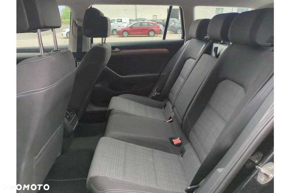 Volkswagen Passat Variant 2.0 TSI Business DSG - 6