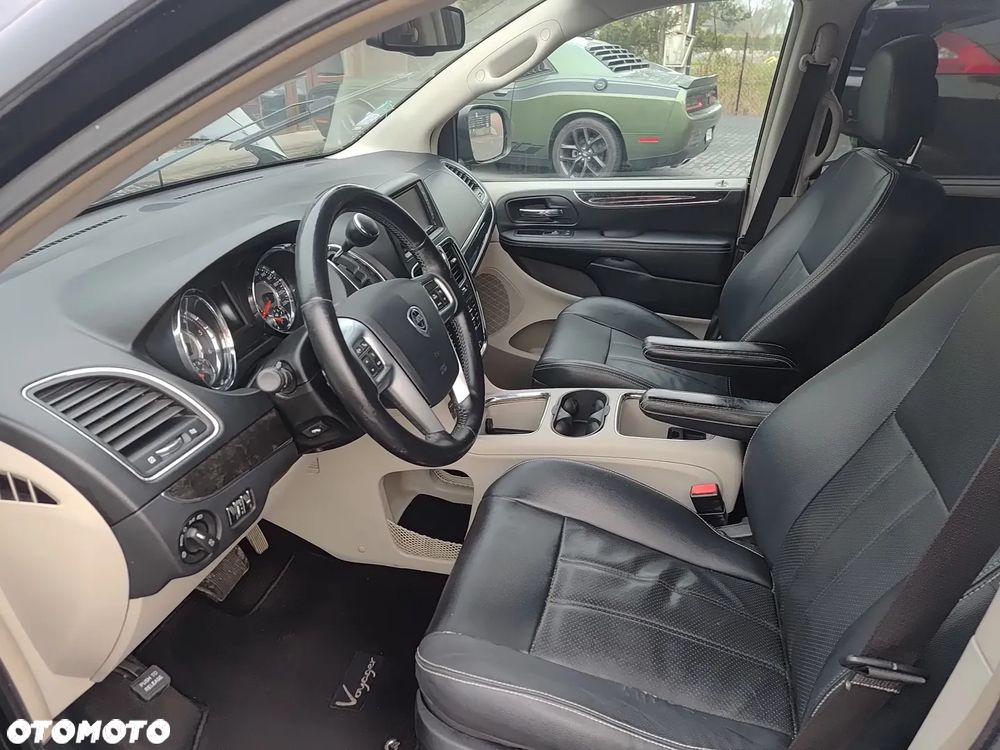 Lancia Voyager 2.8CRD Platinum - 17