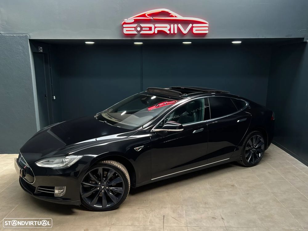 Tesla Model S - 3