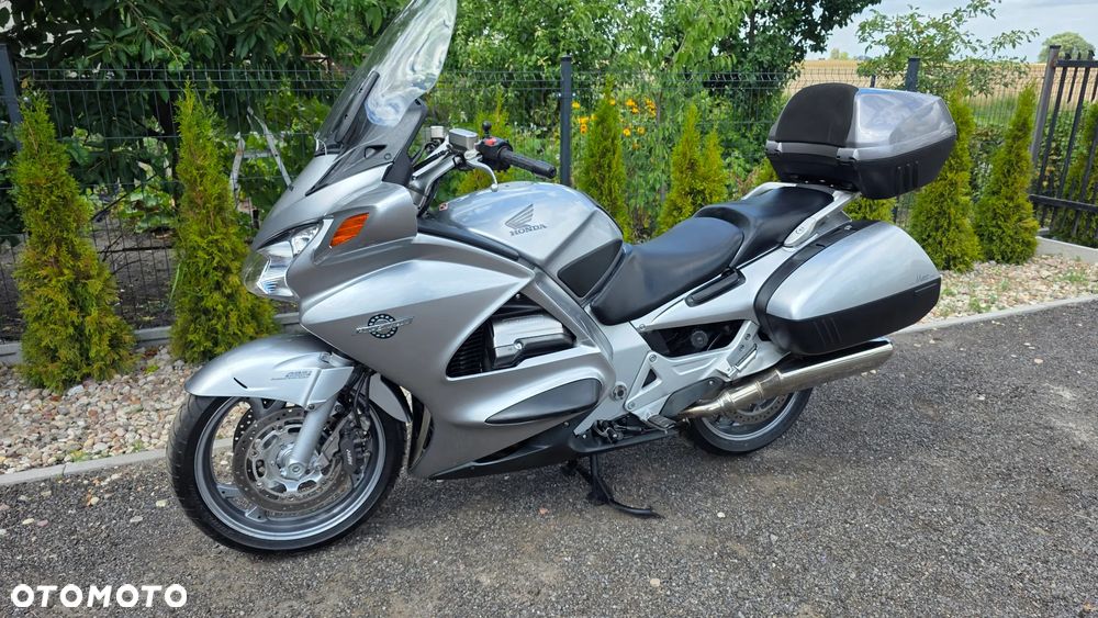 Honda ST - 8